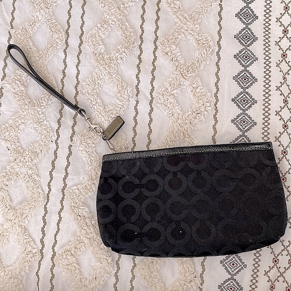 A black coach handbag - Picture 3 of 3